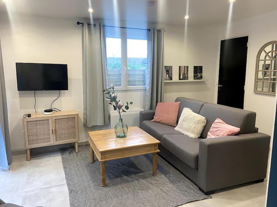 Maison Jardin Et Parking Gratuit - 10 Min De L'Aeroport - Metro 14 - Arrivee Autonome Orly Ngoại thất bức ảnh